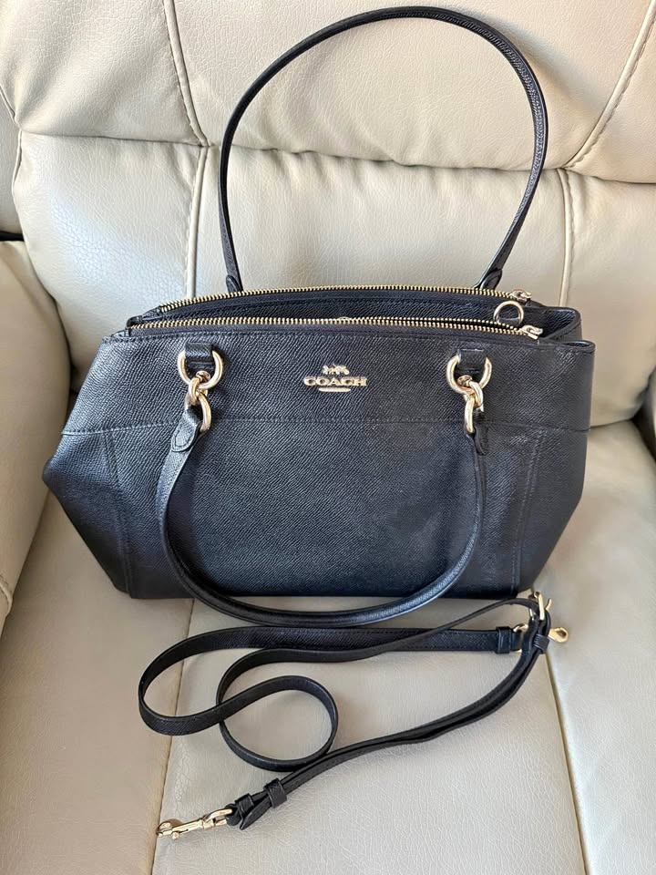 Coach Black Handbag Crossbody Gold Hardware