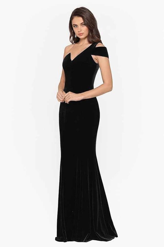 Betsy & Adam Women's Long Velvet prom Dress - photo 2