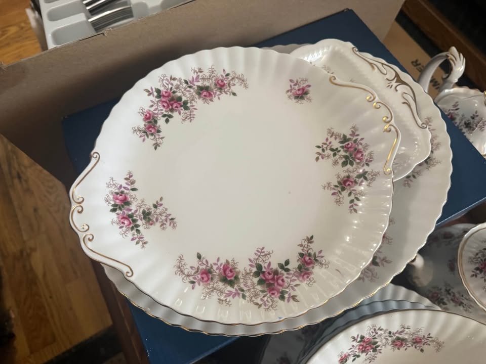 Royal Albert Lavender Rose Dinner Set - photo 5