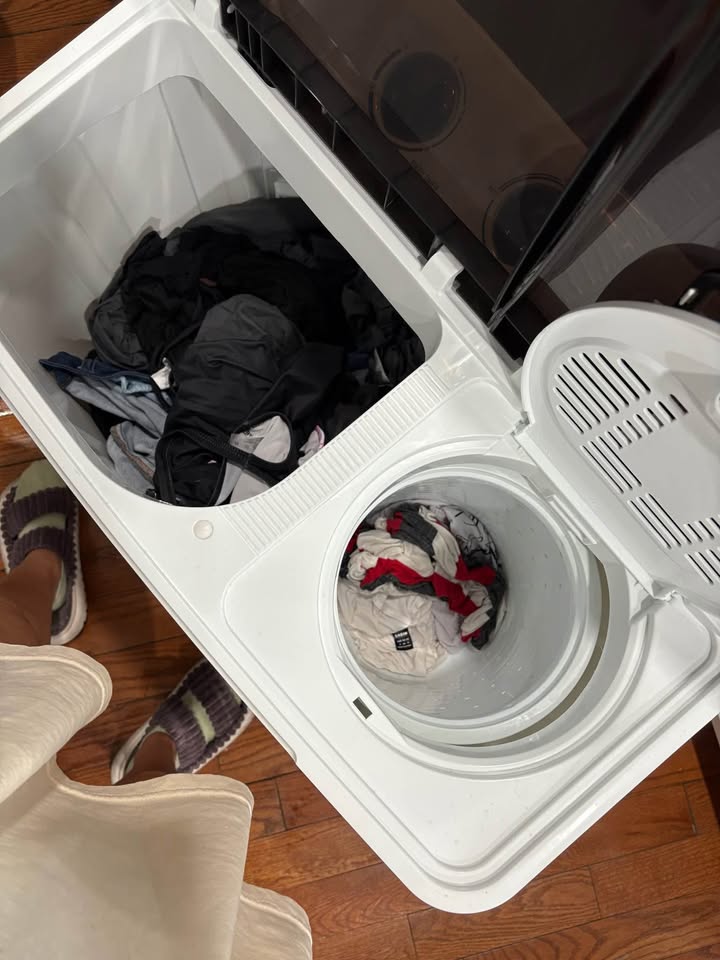 Laundry machine - photo 4