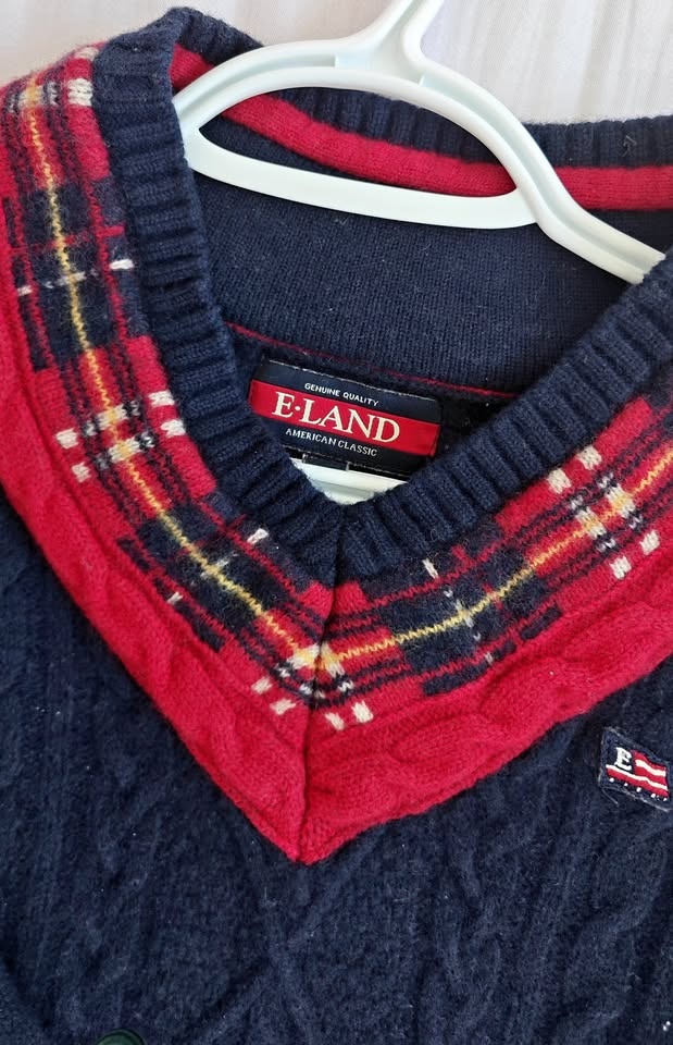 E-LAND American Classic V-Neck Sweater - Size S