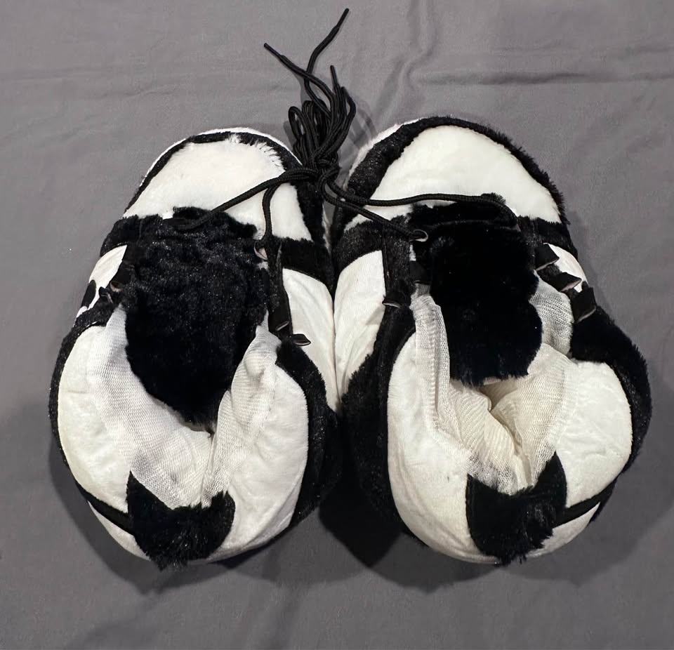 Nike Black-And-White Panda Cozy Slippers - photo 2