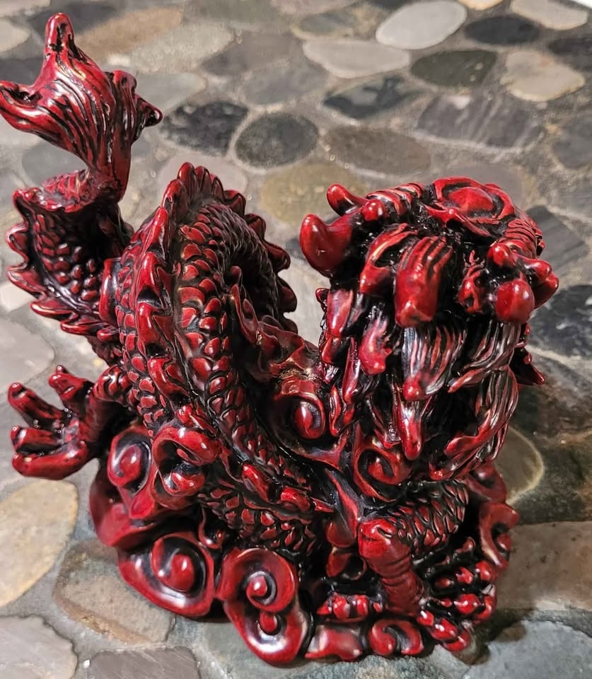 Large Red Resin Coiled Sea Dragon - photo 3