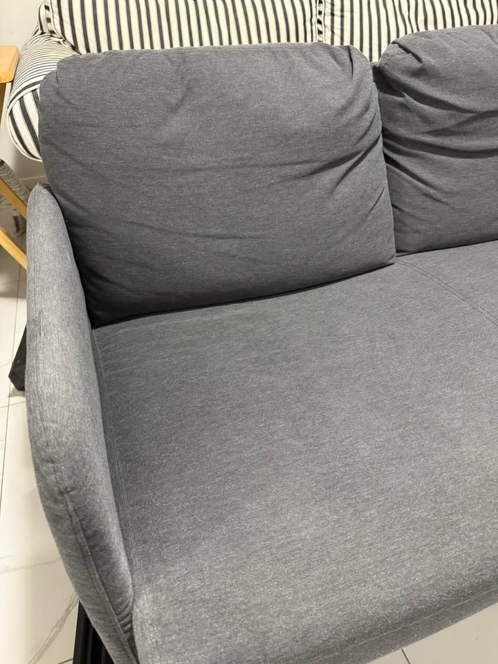 Glodstad Loveseat – Dark Grey - photo 3
