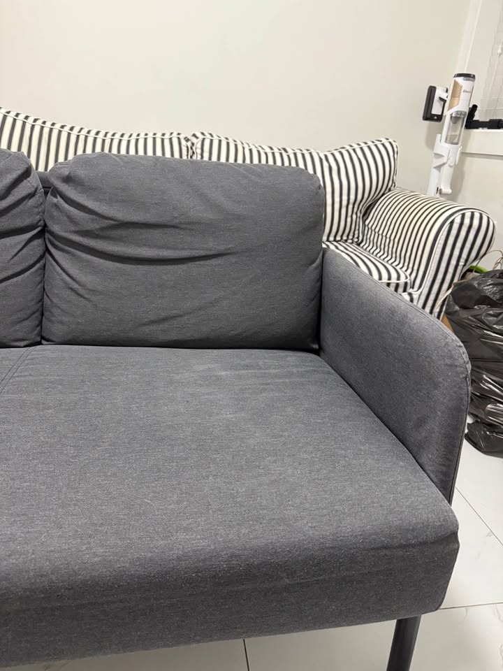 Glodstad Loveseat – Dark Grey - photo 4
