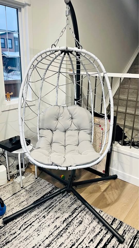 Indoor / Outdoor Hanging egg/ swing Chair Hammock Swing includin