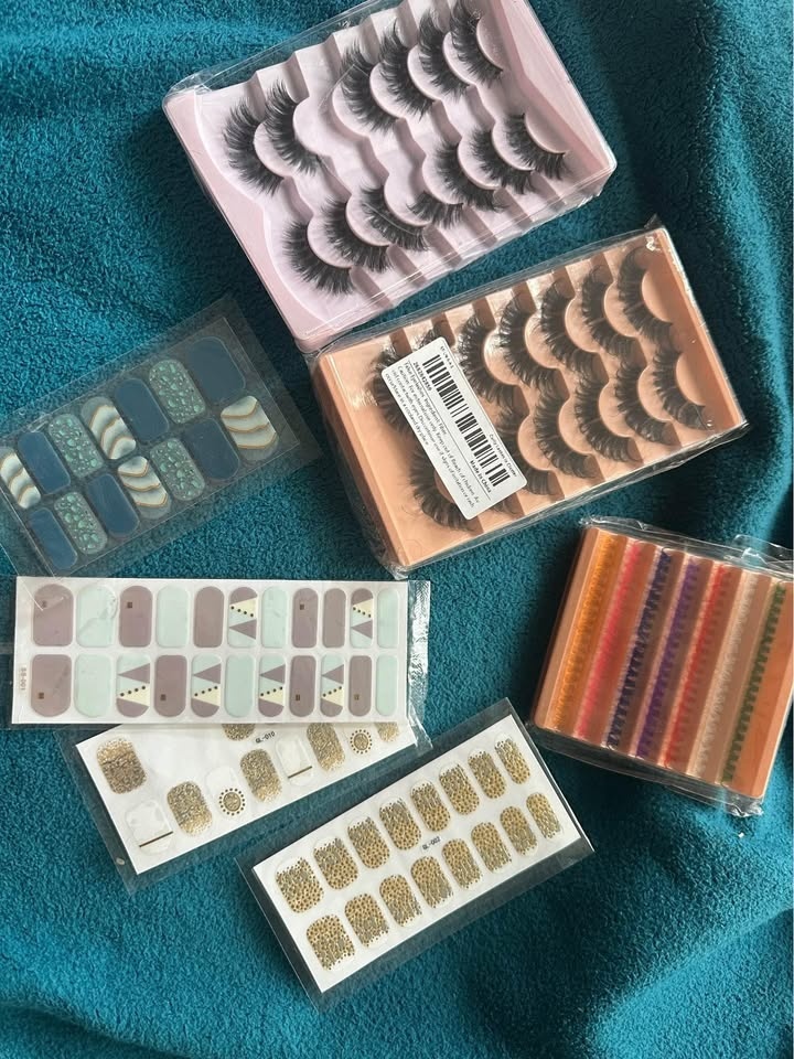 Lashes & Nail Art