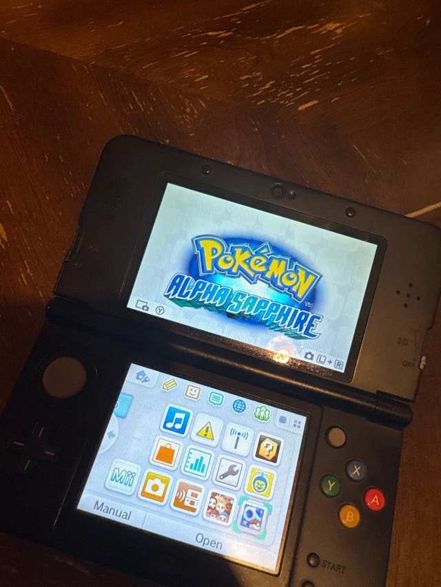 3DS Mario Black Edition with 1 Game - photo 2