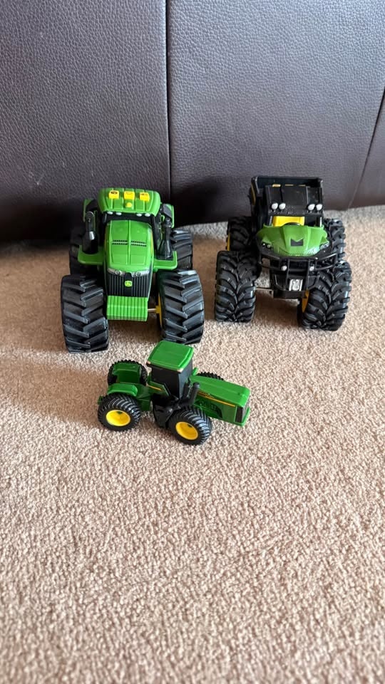 Toys cars, trucks and trackers - photo 4