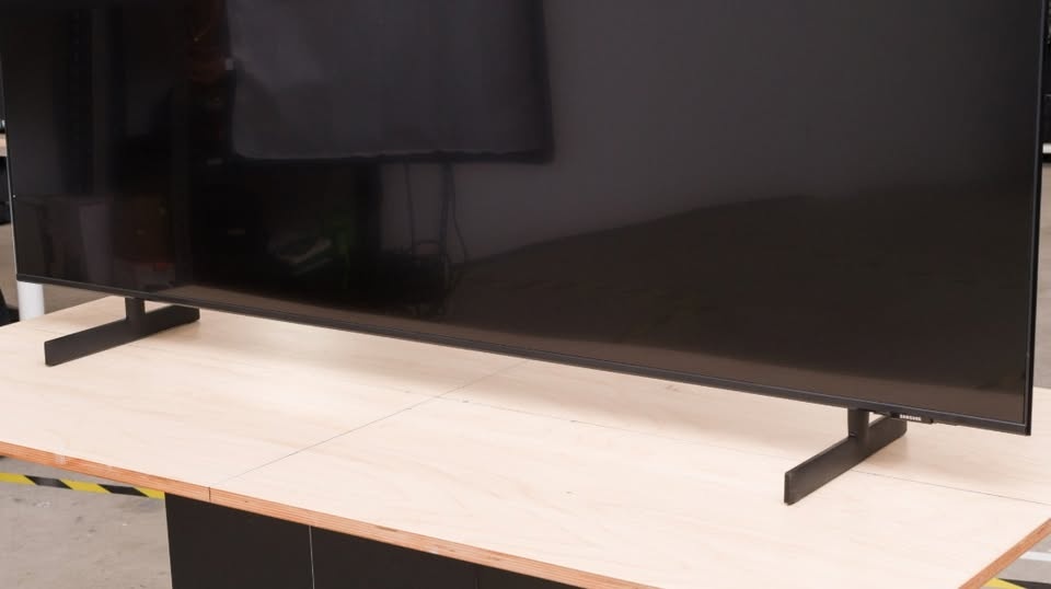 55" Samsung Crystal UHD 4K Smart TV (AU8000) - photo 3