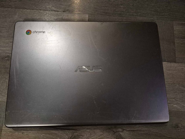 ASUS Chromebook - photo 2