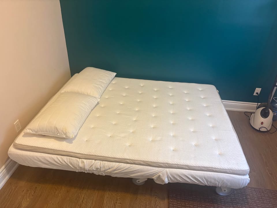 Queen Sofa Bed + mattress topper - photo 2