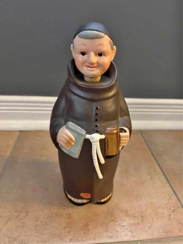 Vintage Friar Monk Decanter and 6 Cups