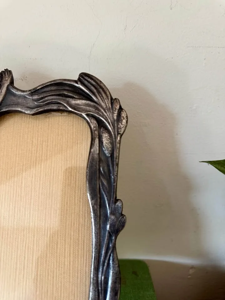 Vintage Art Nouveau Pewter Picture Frame image indicator(6)