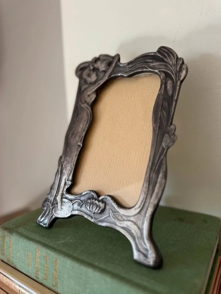 Vintage Art Nouveau Pewter Picture Frame image indicator(8)
