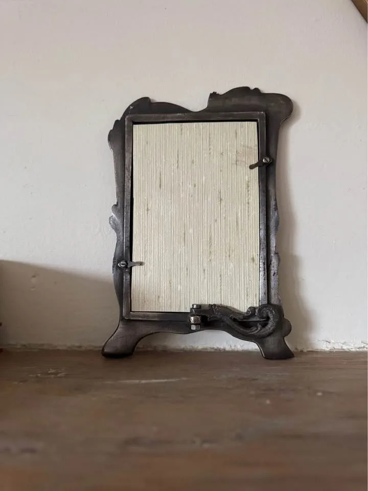 Vintage Art Nouveau Pewter Picture Frame image indicator(10)