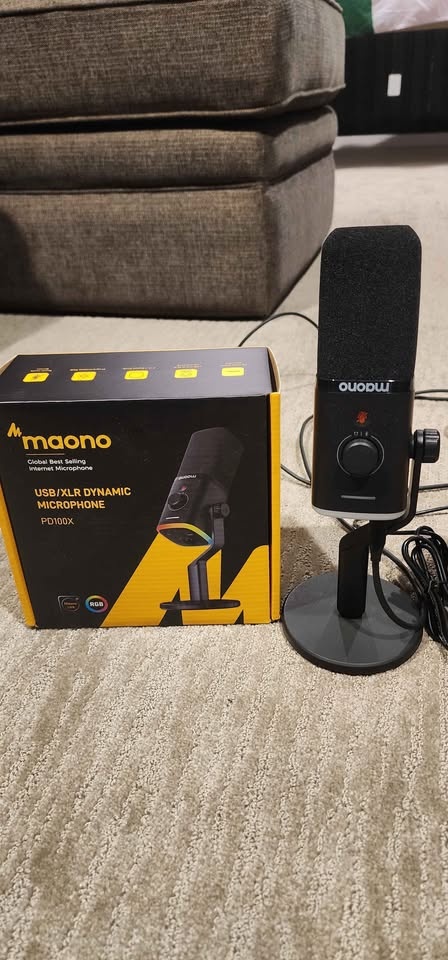 Streaming/Content Equipment Bundle - photo 2