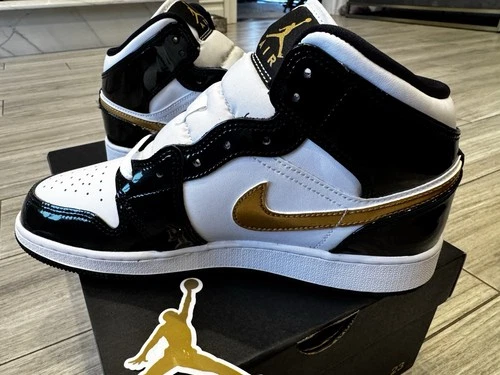 Jordan Air Jordan 1 Mid SE GS Black Metallic Gold White Patent 🏆