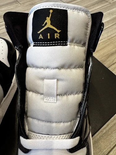 Jordan Air Jordan 1 Mid SE GS Black Metallic Gold White Patent 🏆 - photo 4