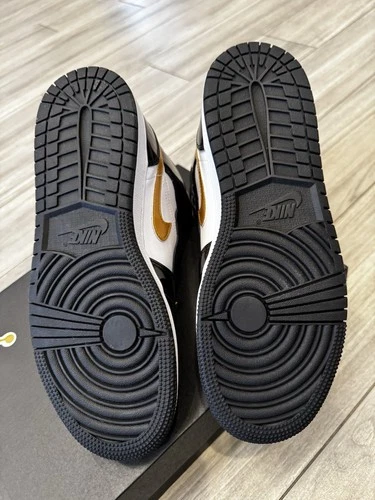 Jordan Air Jordan 1 Mid SE GS Black Metallic Gold White Patent 🏆 - photo 5