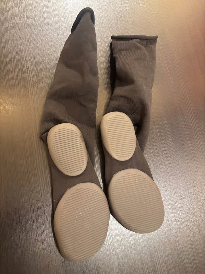 Yeezy Pods Size 2 (Size 8-11M) - photo 5