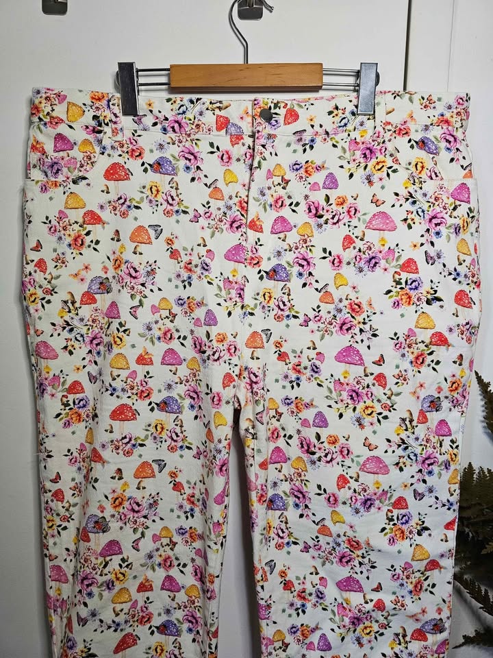 Size 2X Dolls Kill Mushroom Butterfly Print Mom Jeans - photo 4