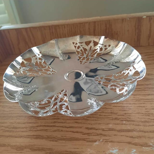Vintage Silver-Plated Serving Dishes - photo 4