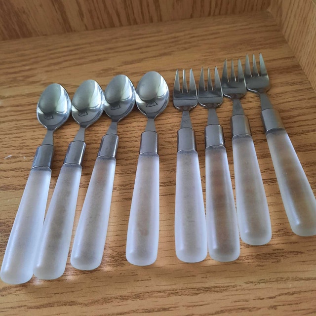 Flatware 4 dessert spoons 4 dessert forks