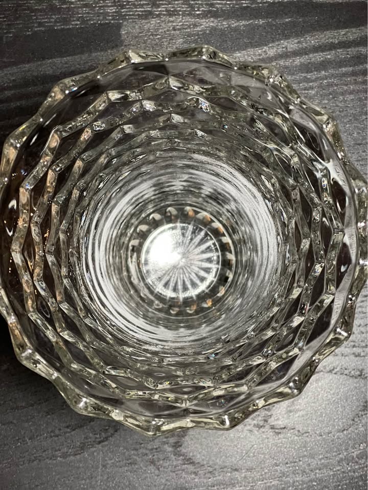 Cubist-style or American-Style Pressed Glass Vase 8" - photo 4