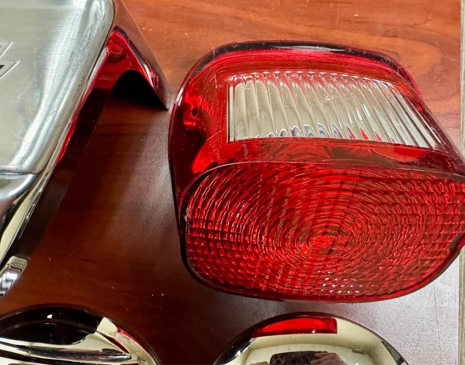 Harley Davidson Air Cleaner Cover, Tail Light & Chromed Covers - photo 5