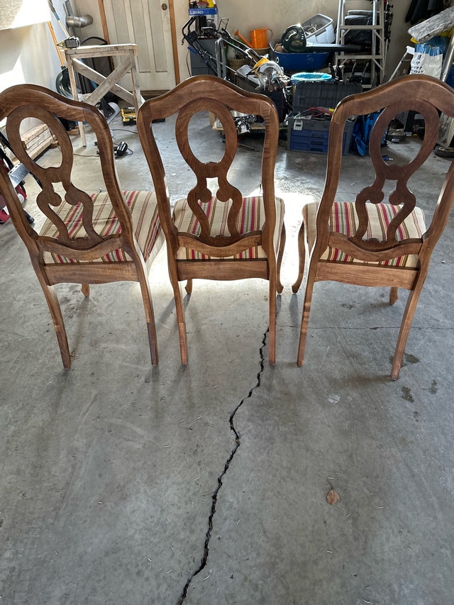 3 Dining Room Chairs - photo 2