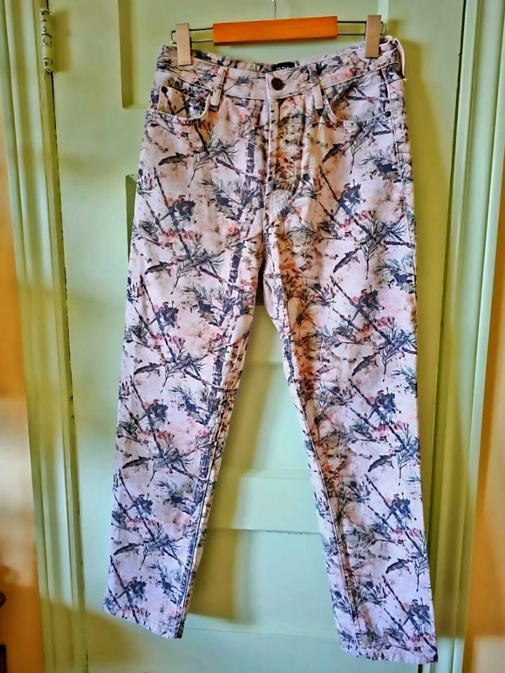 Size 28 BDG hunting camo print straight leg jeans nature - photo 3