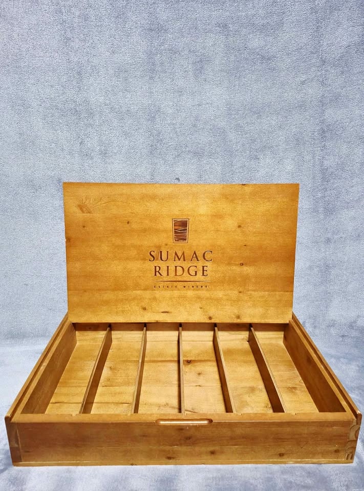 Nice Sumac Ridge 6 Wine Bottle Case :) $120