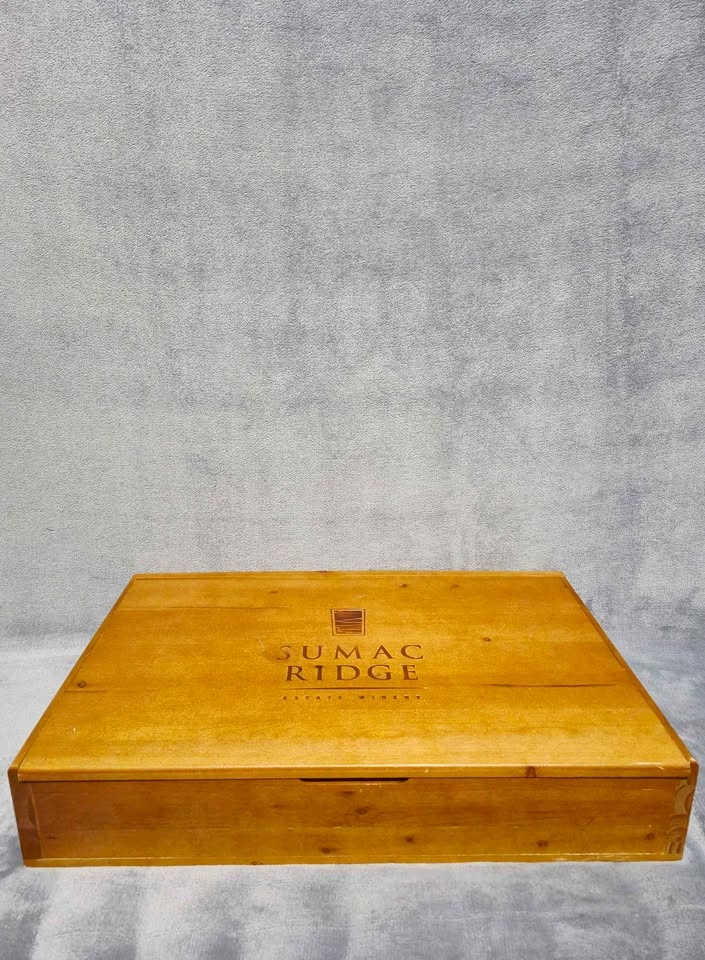 Nice Sumac Ridge 6 Wine Bottle Case :) $120 - photo 2