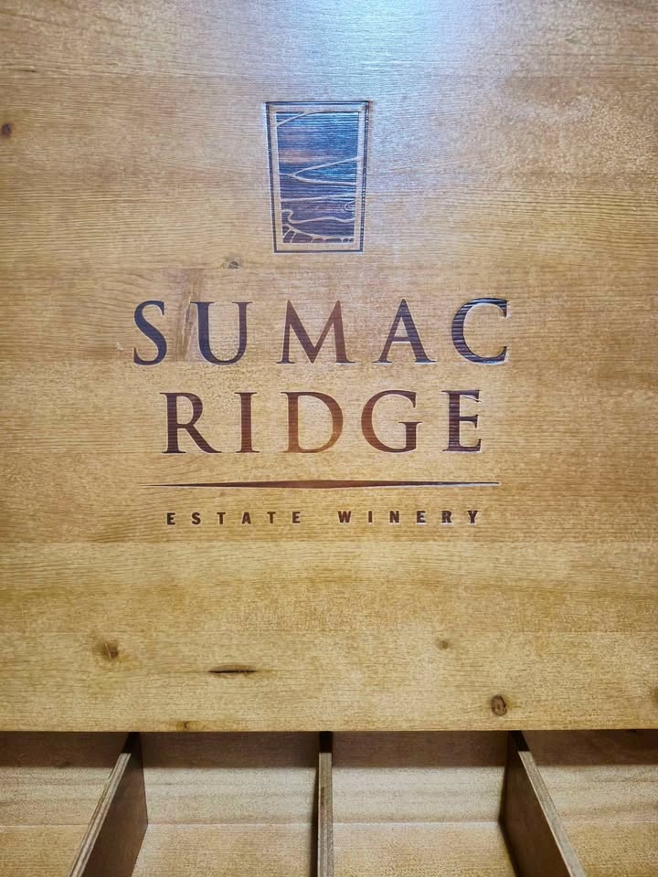 Nice Sumac Ridge 6 Wine Bottle Case :) $120 - photo 5