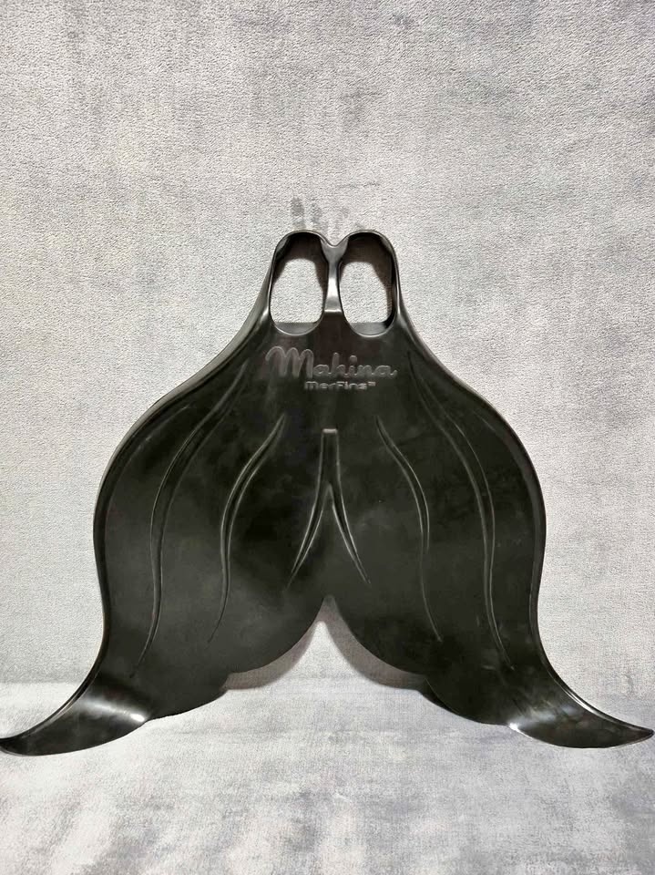 Like New XL Makina Mermaid Fin :) $120