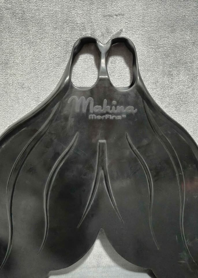 Like New XL Makina Mermaid Fin :) $120 - photo 2