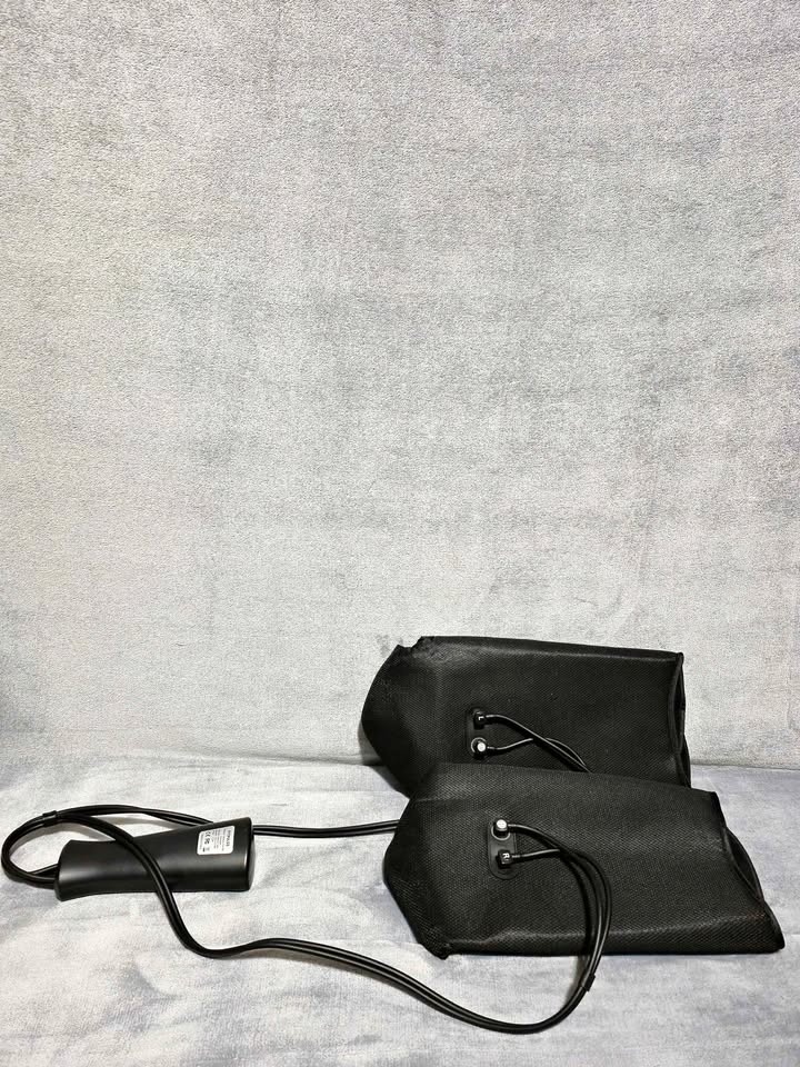 Lightly Used FitPulse Leg Air Pressure Massage $60