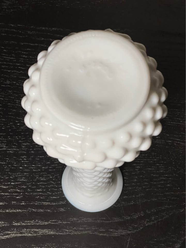 Vintage E.O. Brody Co. White Milk Glass Hobnail Bud Vase - photo 4