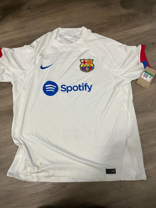 BRAND NEW - FC BARCELONA Nike 2023-2024 Away T-Shirt XL SIZE