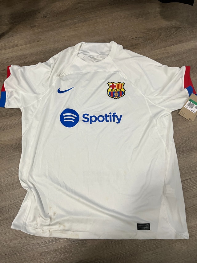 BRAND NEW - FC BARCELONA Nike 2023-2024 Away T-Shirt XL SIZE - photo 4