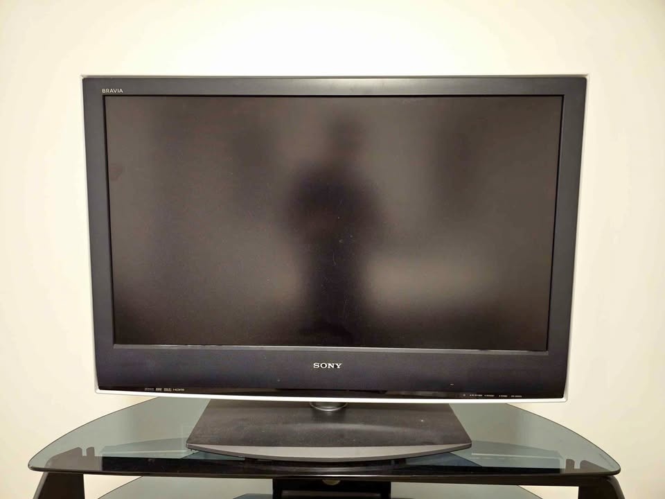 Sony Bravia 40" LCD TV - Model KDL-40S2010