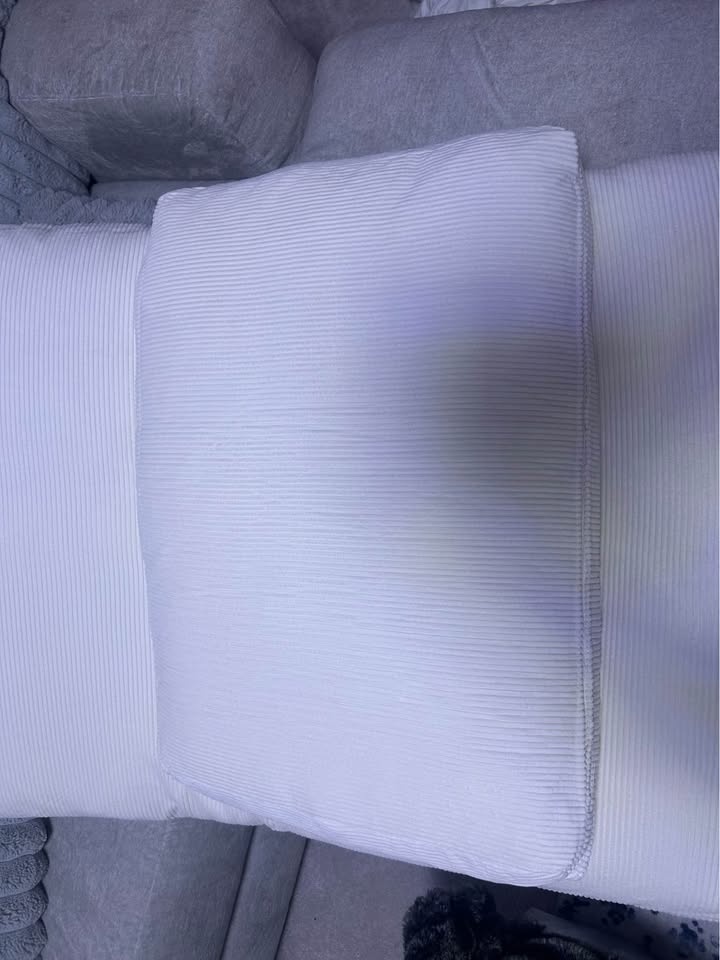 Brand New Cushions - 52x32 and 22x30 inches - photo 2