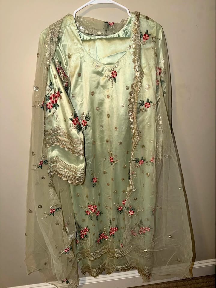 Mint Green Embroidered Indian Pakistani Suit w/ Dupatta