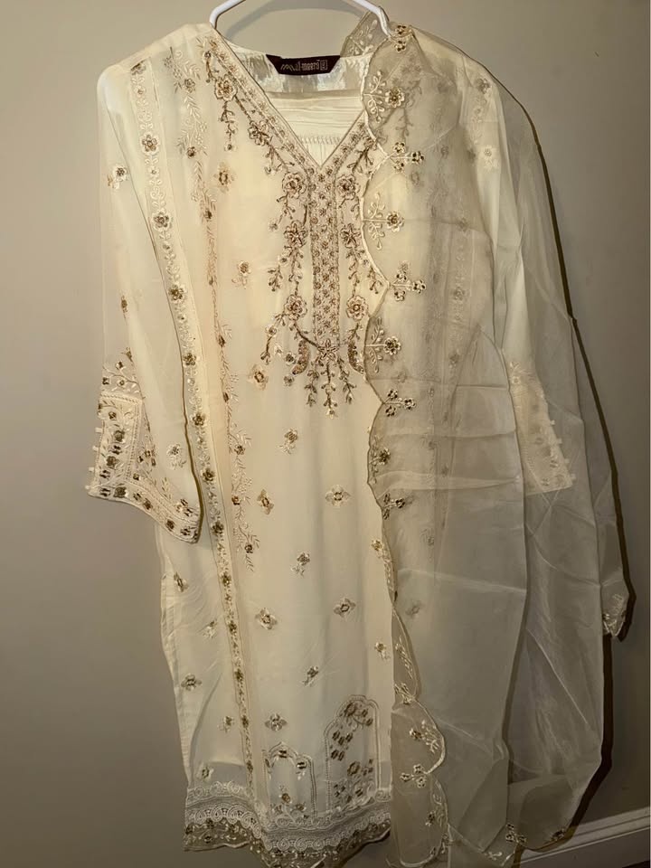 Mal-Meera XXL Embroidered Cream Pakistani Kurta Tunic - photo 2