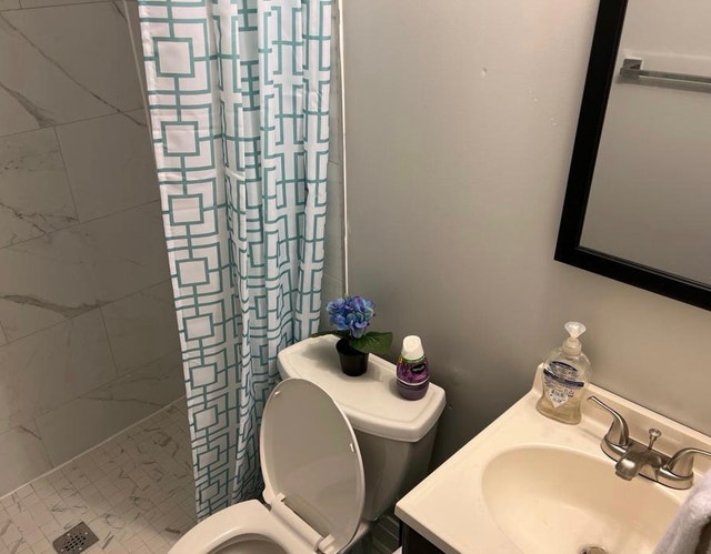 Private Room for Couple with Attached Washroom - photo 5