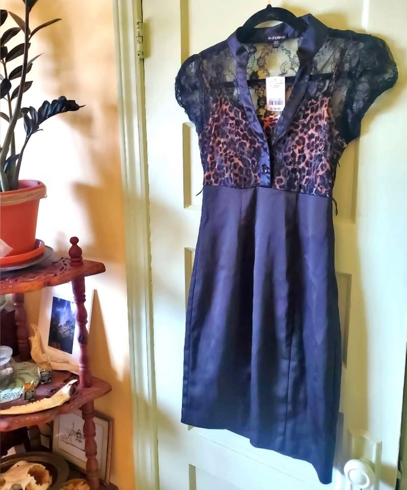 Brand new size XS Y2K leopard & lace pencil dress Le Chateau