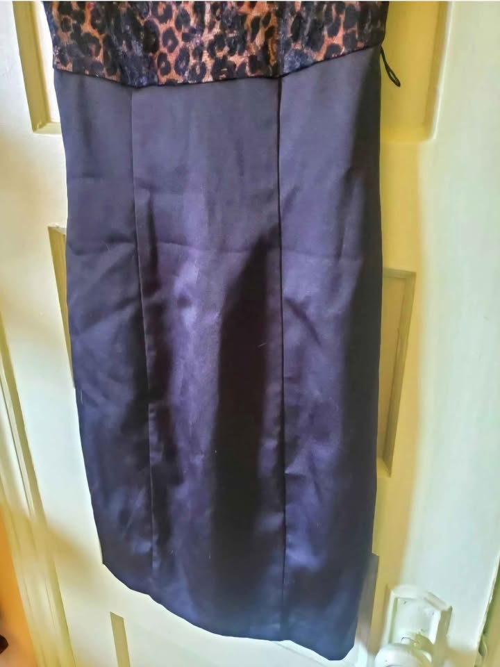 Brand new size XS Y2K leopard & lace pencil dress Le Chateau - photo 5