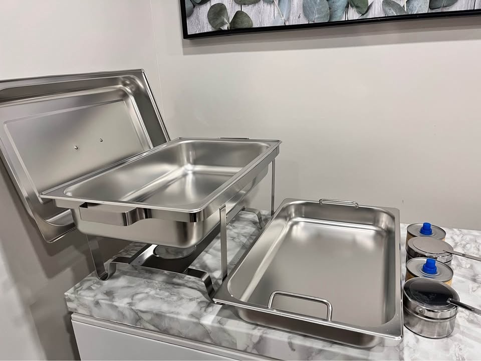 Full-Size Chafing Dish Rental (8 Qt) - photo 3