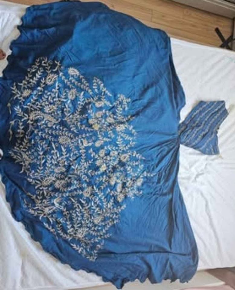 Handcrafted Couture Evening Gown - photo 3